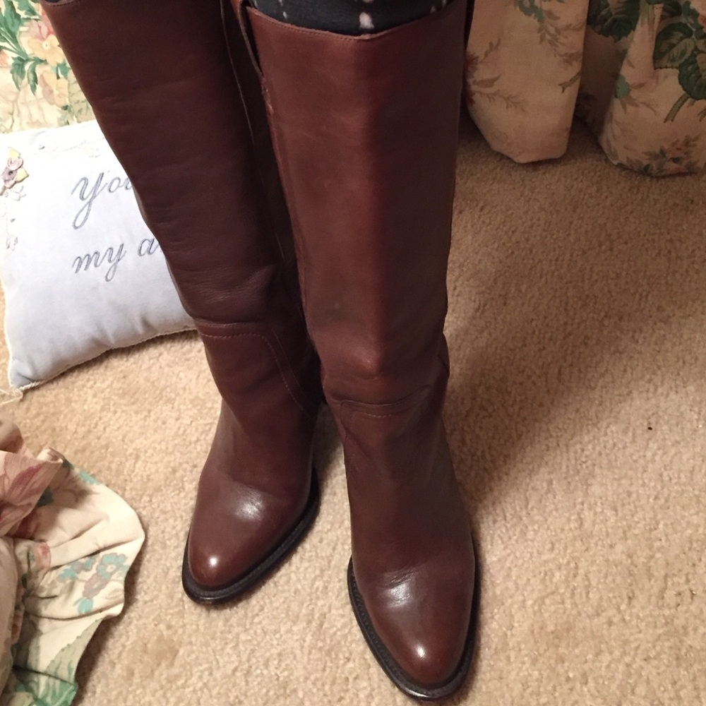 Banana Republic brown leather cowboy style boot